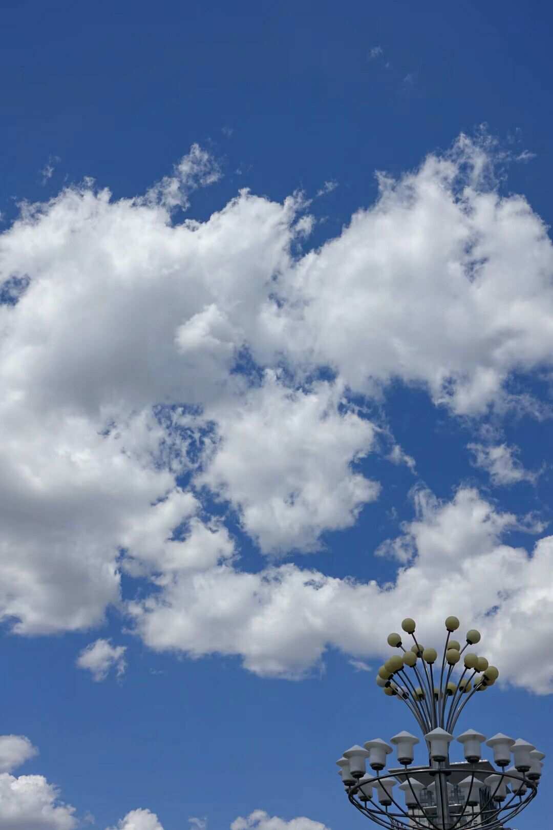 仰望天空，感受未来的家