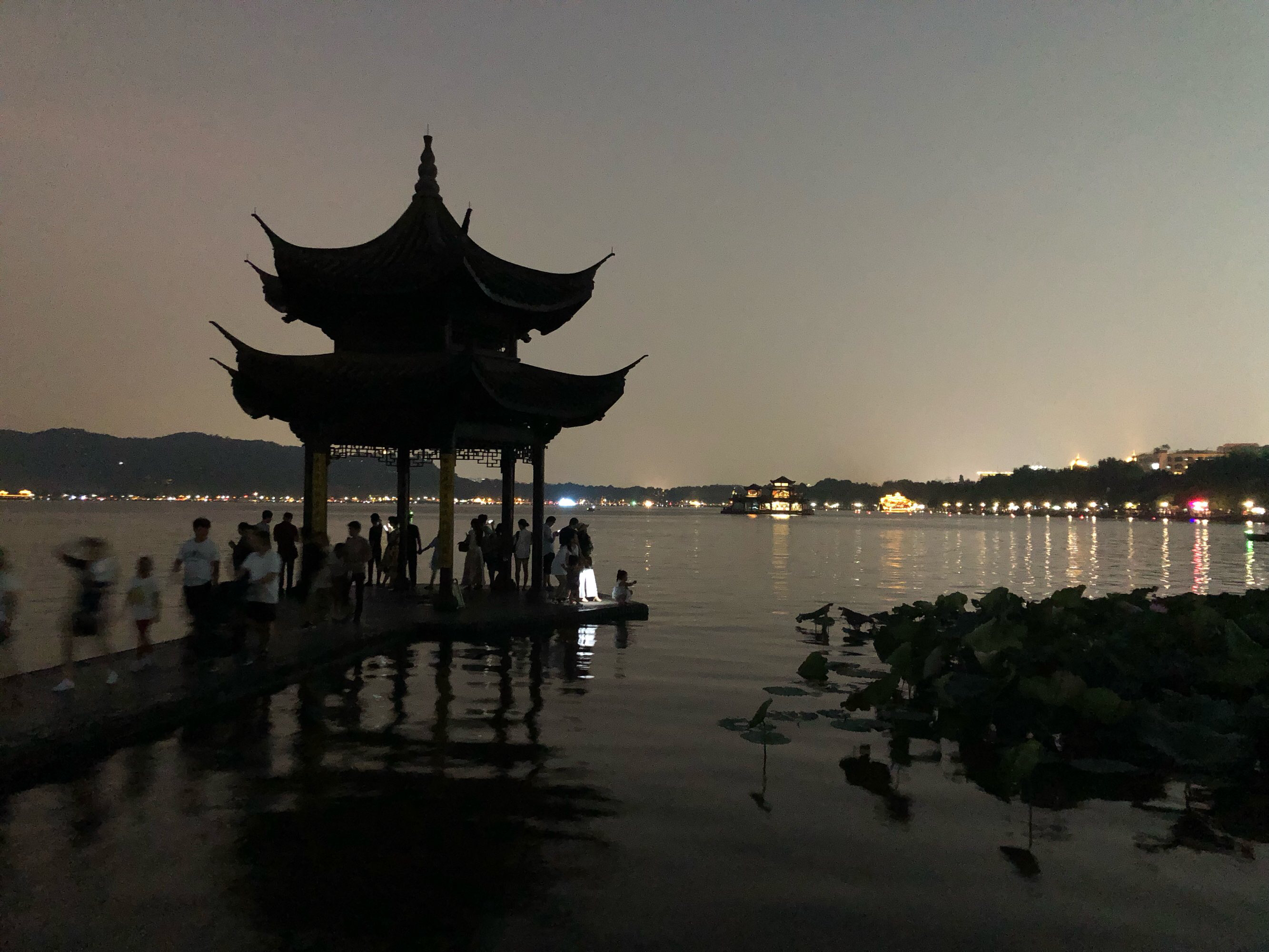 西湖夜景照片_夜西湖_西湖夜景哪里好看