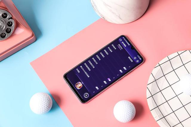 屏幕多大才能玩游戏手机_多大屏幕玩游戏合适_多大屏幕适合打游戏